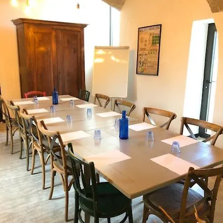 Des Teullieres Жуна